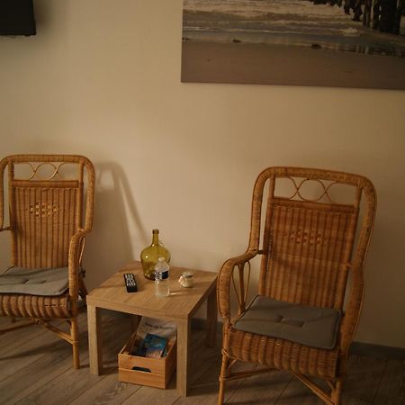Bed and Breakfast La Longere De Suzanne Arrest Exterior foto